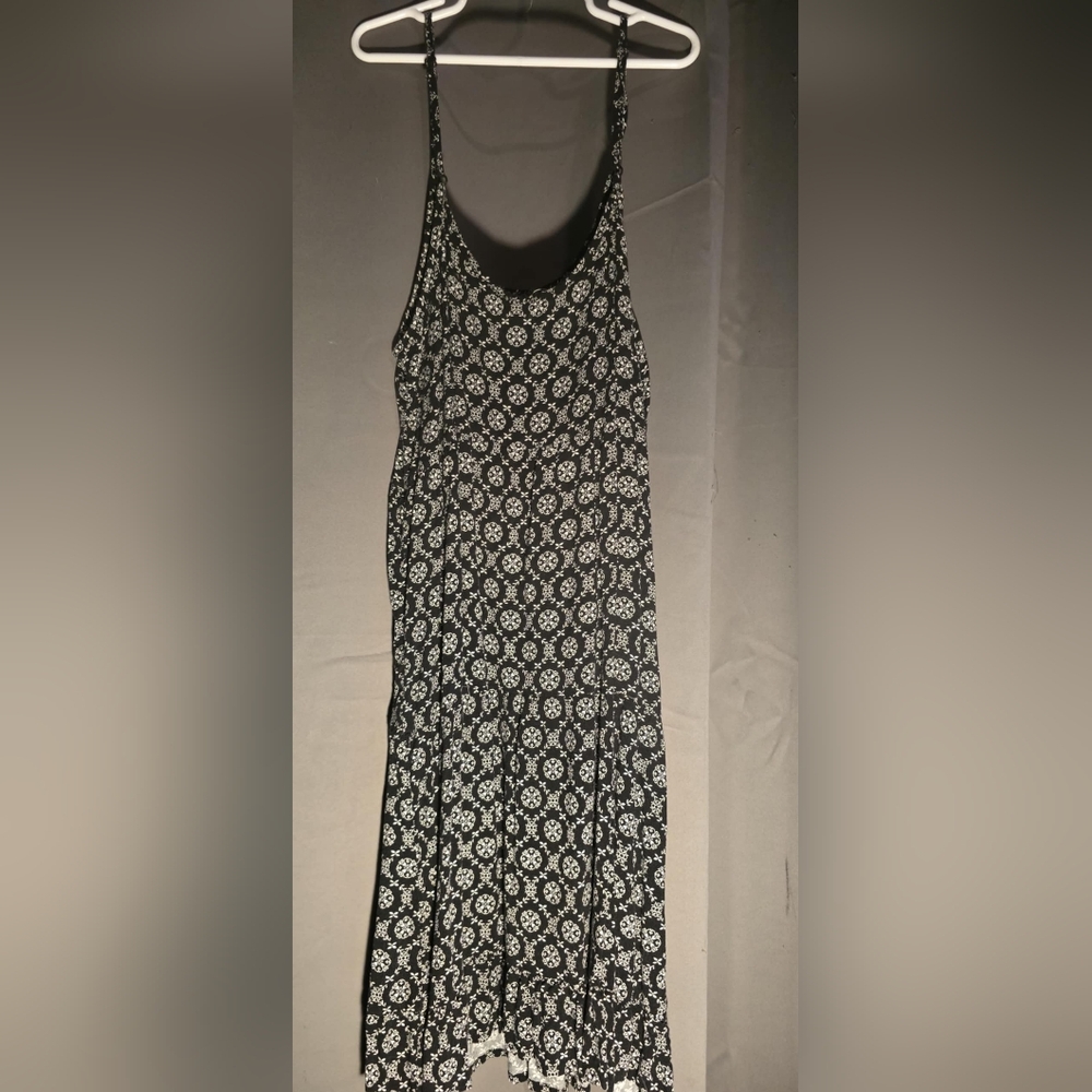 Elegant Black and White Floral Maxi Skirt